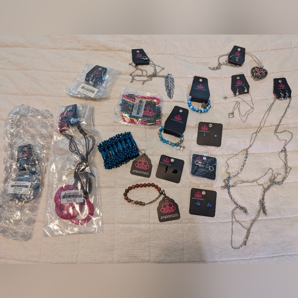 Paparazzi Jewelry - 16 Pieces NWT - Picture 1 of 10